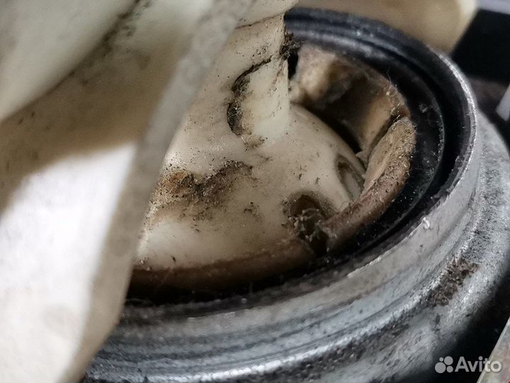 Кулиса кпп для Volkswagen Passat 5 8D0711290C