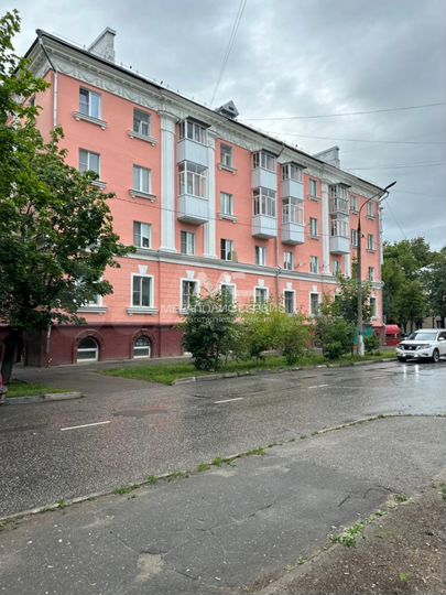 Комната 17 м² в 4-к., 1/4 эт.