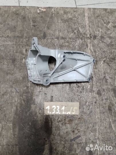 Кронштейн крепления катализатора volvo XC90 T35