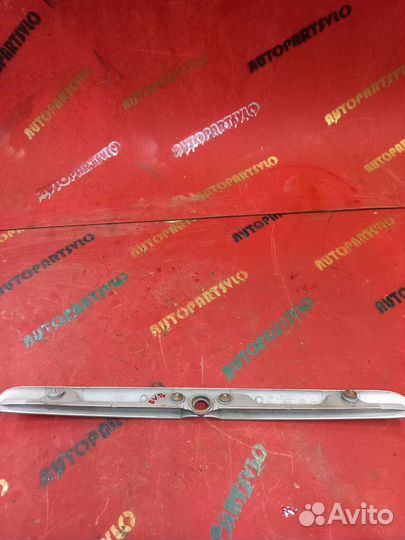 Накладка крышки багажника Opel Vectra B