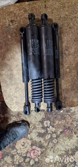 Амартизаторы багажника Porsche Cayenne 955