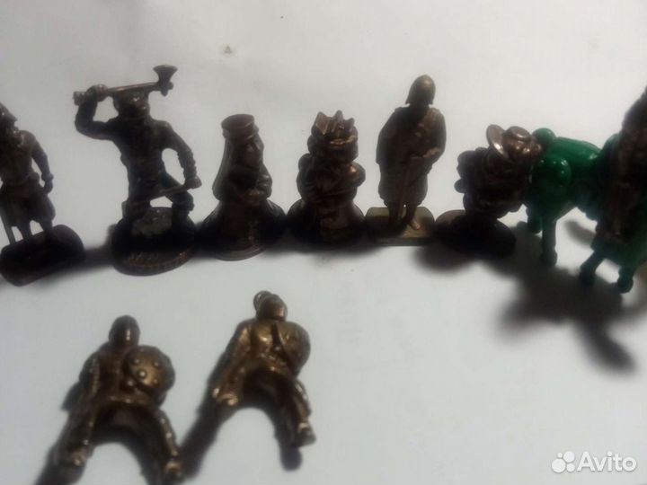Рыцари литье из киндера
