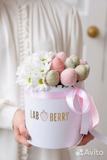 Клубника в шоколаде в коробке