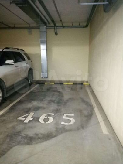 Машиноместо, > 30 м²