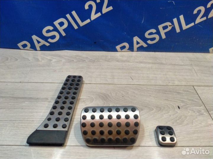 Накладка на педаль Mercedes-Benz 212.036 E 250 212