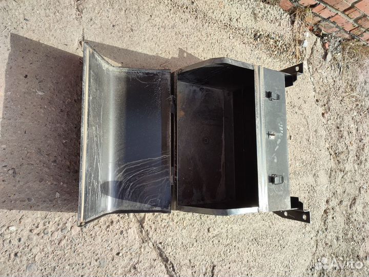 Ящик металлический инструментальный для грузовика