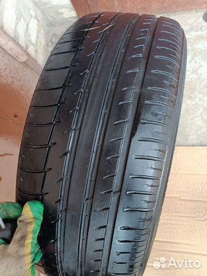 Nokian Tyres Hakka Blue 2 215/55 R17 V