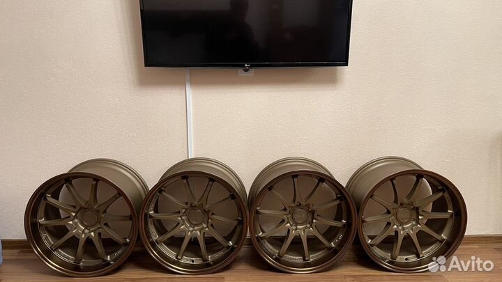 Rays volk racing CE28 10.5 R18