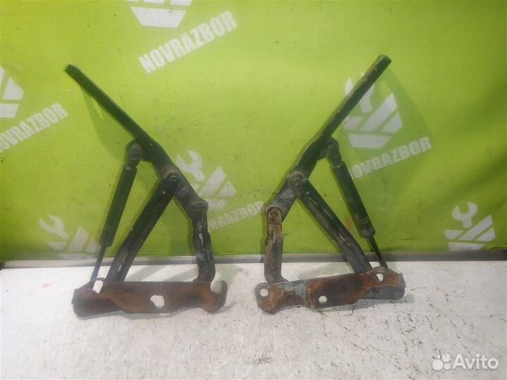 Петля капота Опель Вектра Б