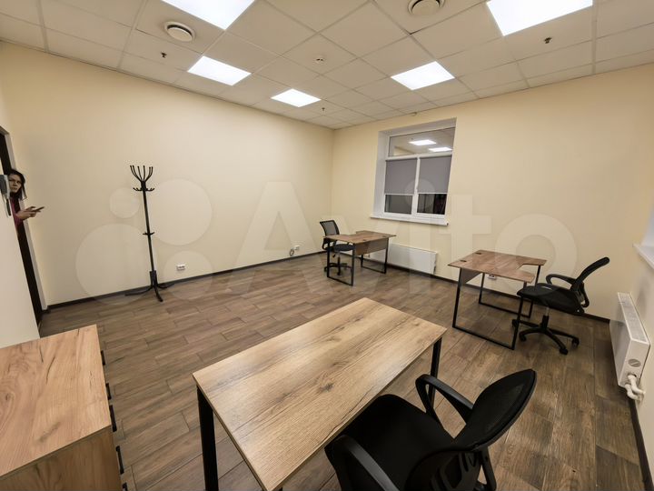 Офис в офис-холле ТЦ 