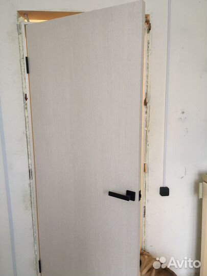 Дверь межкомнатна с коробкой