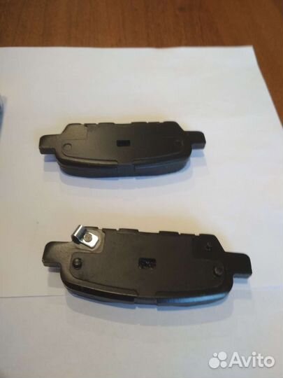 Продам задние тормозные колодки