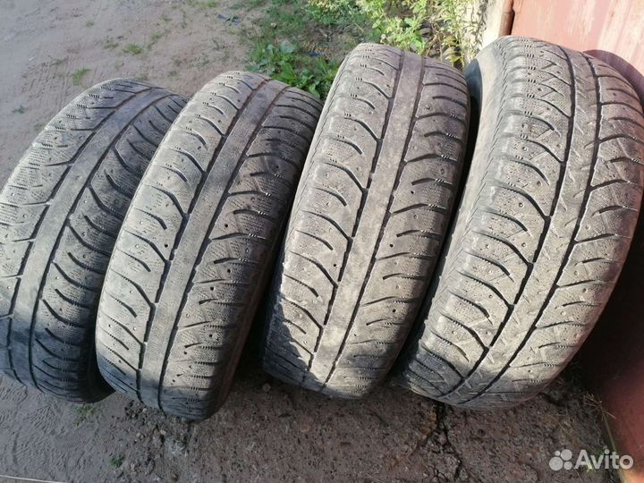 Bridgestone Duravis M804 245/65 R17