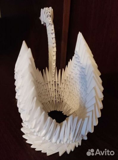 Лебедь из оригами