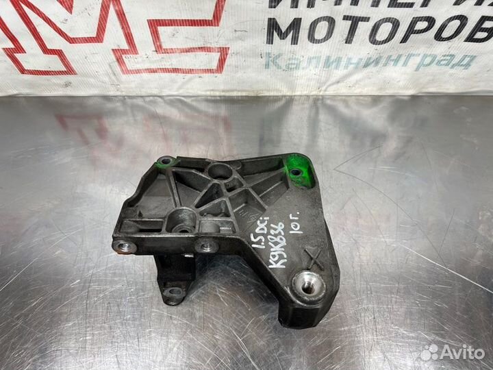 Кронштейн двигателя правый Renault Scenic III 1.5