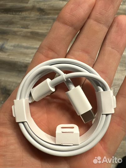 Кабель Apple lightning USB-C