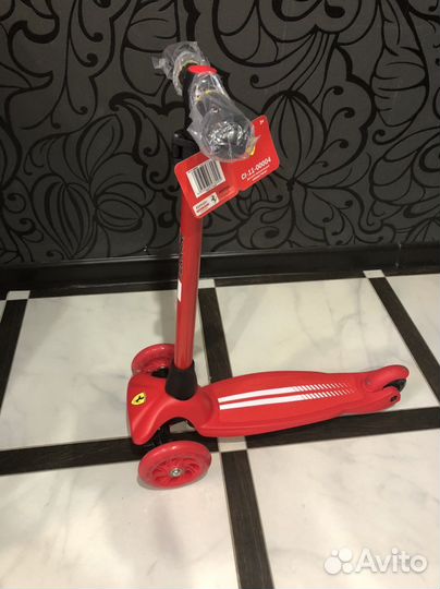 Самокат детский новый ferrari