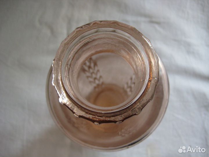 Ваза, карамельное стекло (на боках с колосками)