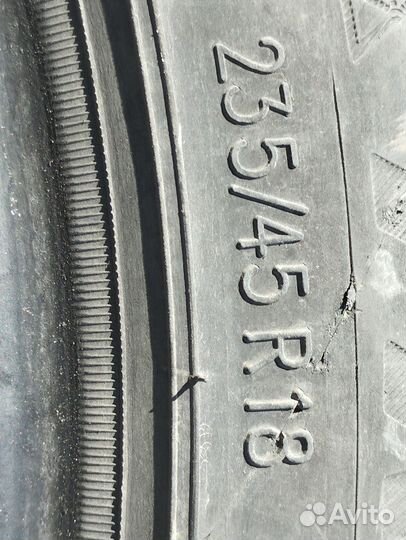 Triangle TH201 235/45 R18 98