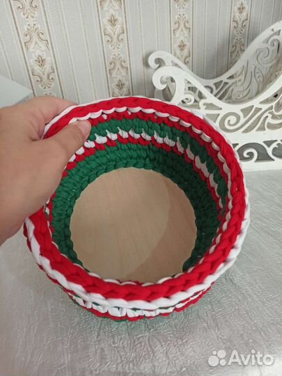 Вязаные корзинки ручной работы