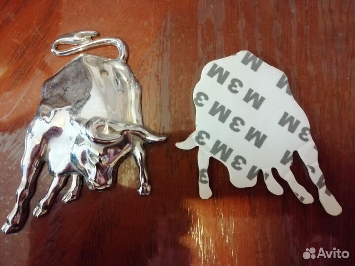 Хромированные шильдики