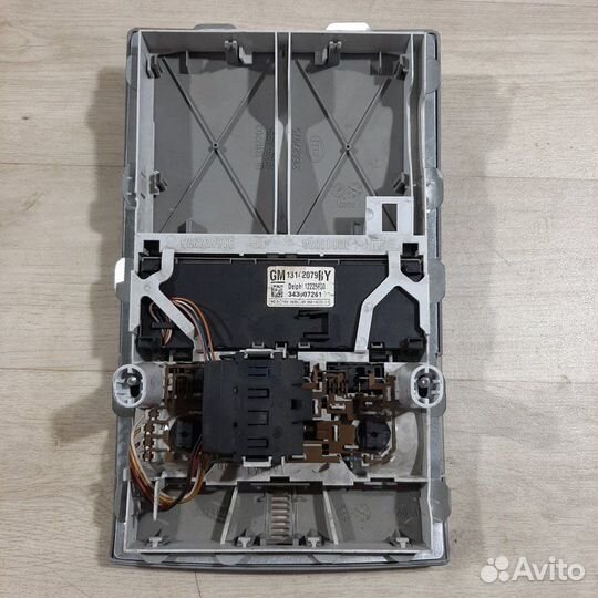 Плафон подсветки салона Opel Astra H хэтчбек 2005