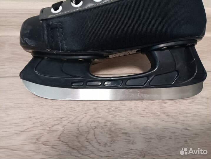 Коньки хоккейные