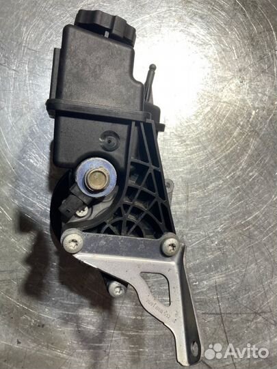 Насос гидроусилителя руля Mercedes E-Class C207