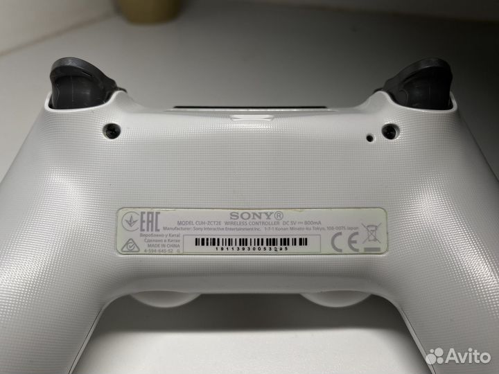 Геймпад PlayStation 4 DualShock 4 v2 White