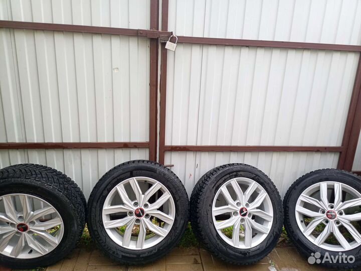 Колеса зимние шипованные 215/60 R17 в сборе