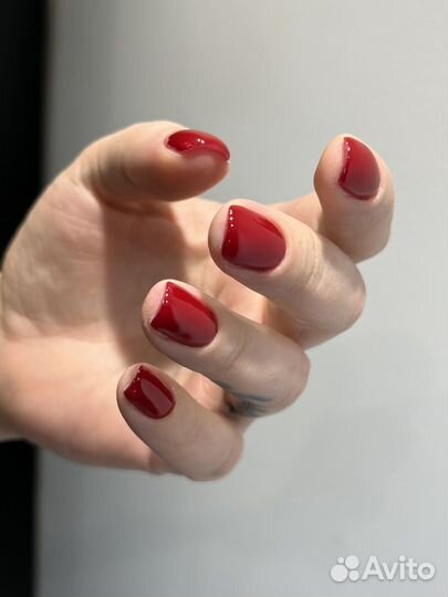 Маникюр и педикюр