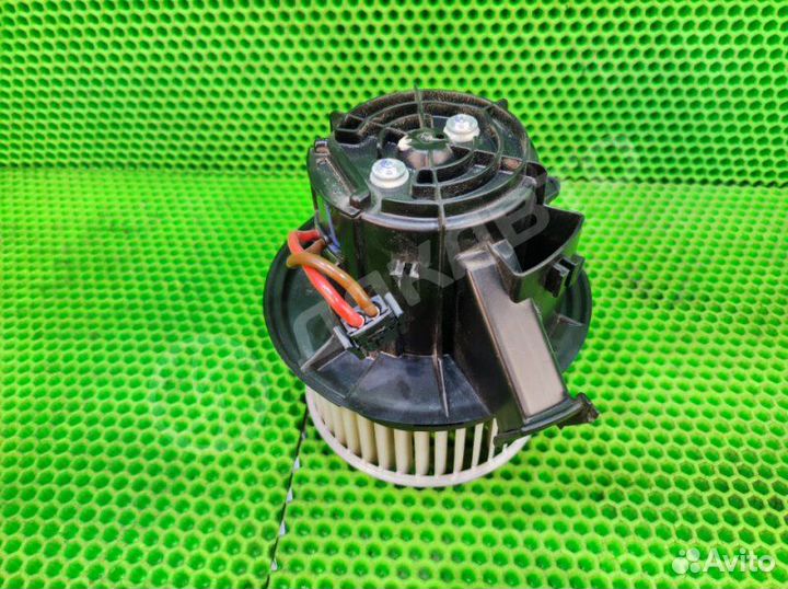 Моторчик отопителя Mercedes-Benz C W204