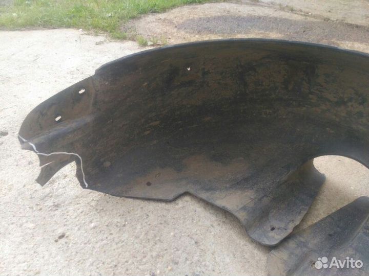 Подкрылок задний левый Volkswagen Passat B5+