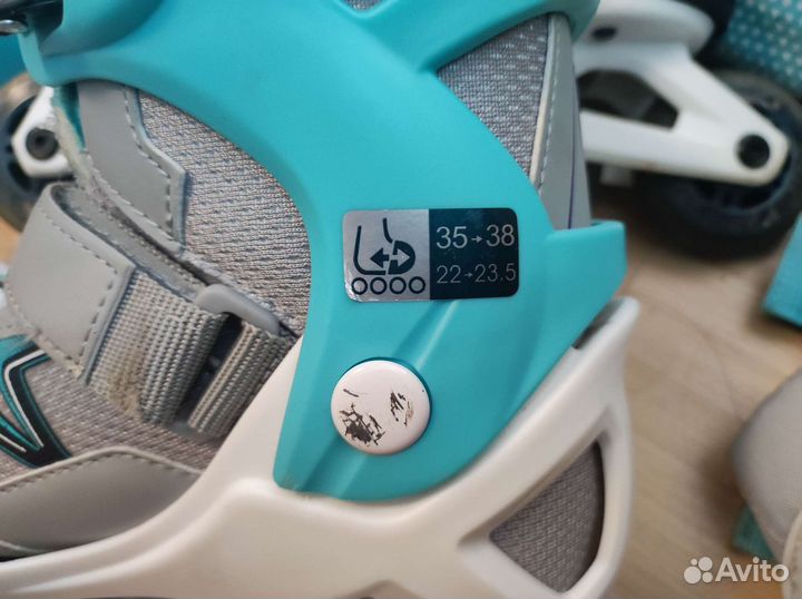 Роликовые коньки с шлемом и защитой