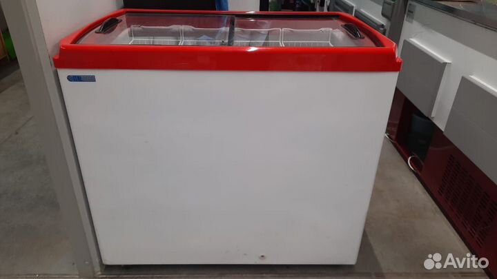 Морозильная витрина, ларь