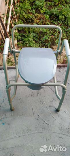 Стул - туалет для инвалидов