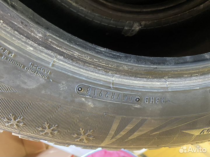 Dunlop Grandtrek Ice 02 215/65 R16