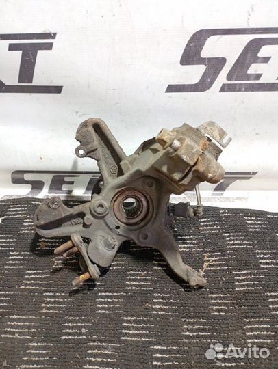 Кулак поворотный передний правый Skoda Oсtavia 1.4