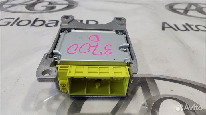 Блок управления airbag Toyota Camry AVV50 2arfxe