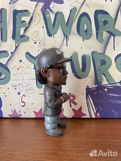 Фигурка рэпера Easy-E