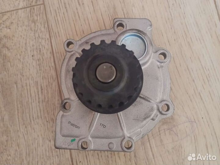 Водяная помпа renault
