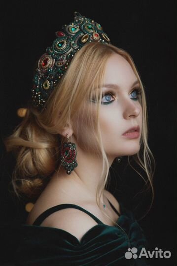 Кокошник, корона в технике сутаж