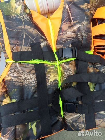 Спасательные жилеты