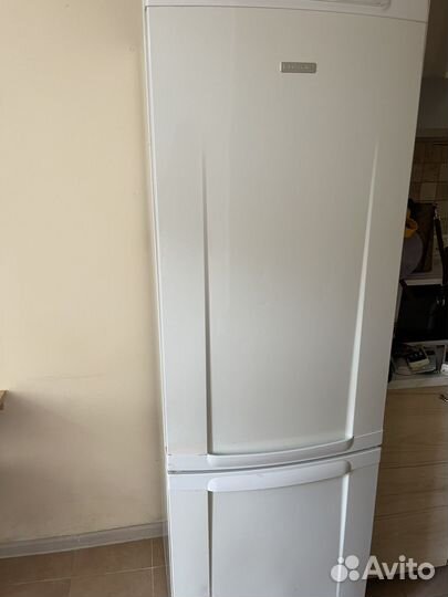Холодильник Electrolux
