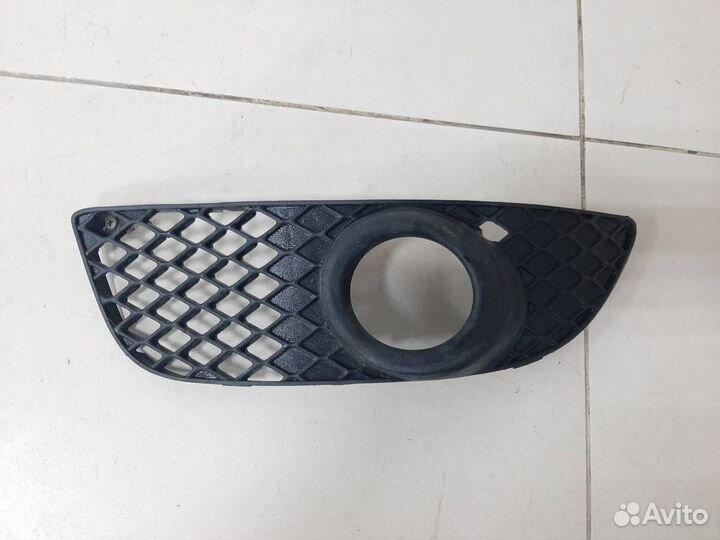 Рамка противотуманной фары левой Mitsubishi Lancer