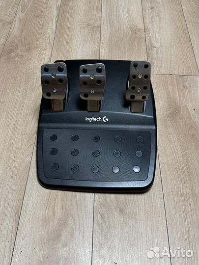 Игровой руль Logitech g29