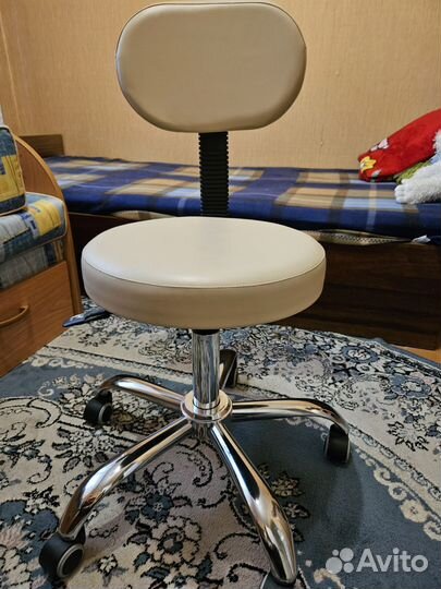 Стул косметолога