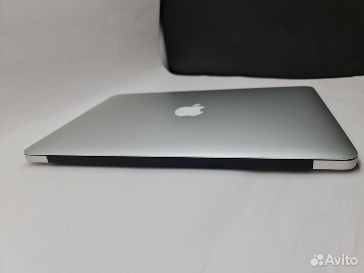 Apple MacBook Air 13 2017 i5/8 Гб/128г с Гарантией