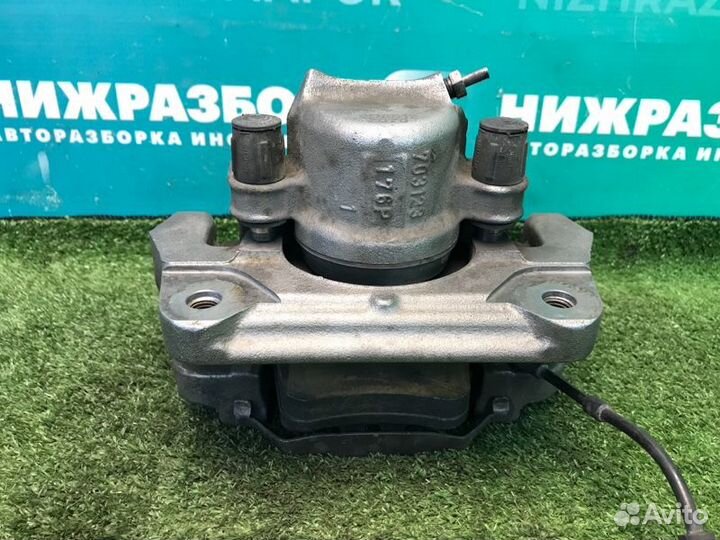 Суппорт передний левый Bmw X3 F25 2.0 N20B20