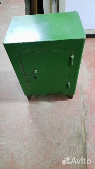 Сейф металлический